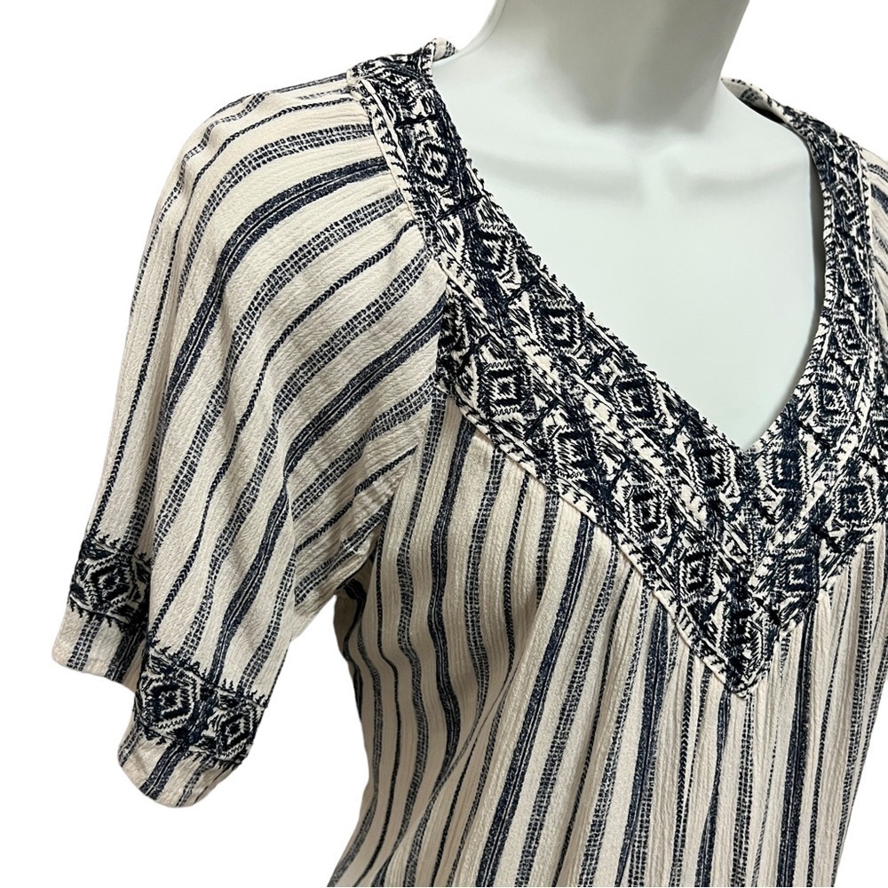 Knox Rose V Neck Striped Casual Top, Size Small - Picture 3 of 10